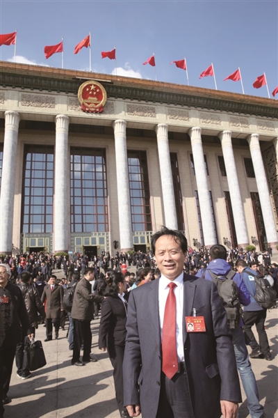 全國人大代表耿福能